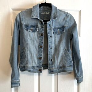 Cat & Jack girl’s stretchy like new denim jean jacket L 10/12 snap front pockets